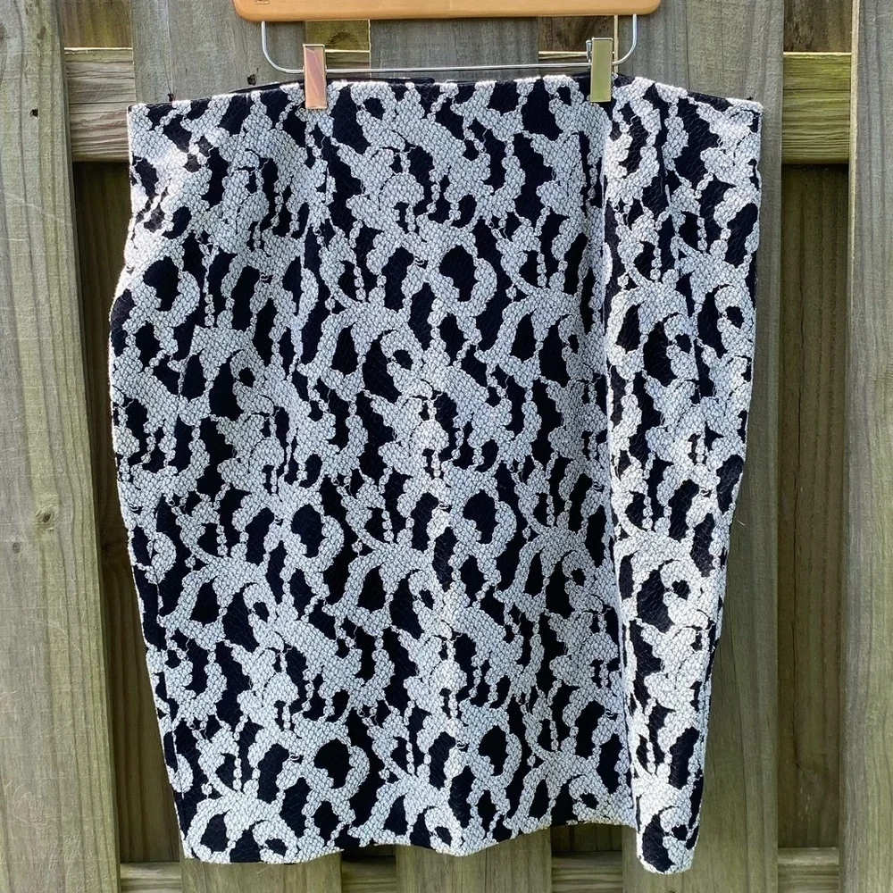 Lane Bryant Vintage Inspired Black & White Snakeskin Ponte Pencil Skirt …